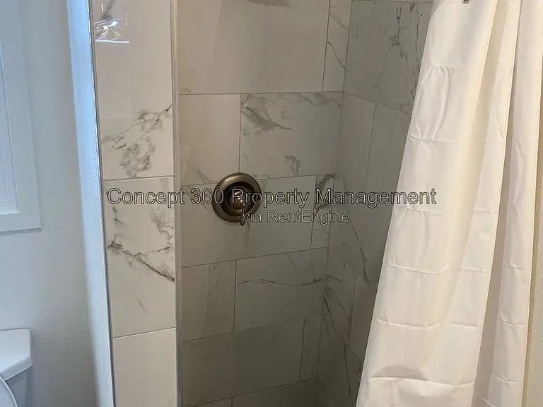 4154 North Business St #5 — Photo 15