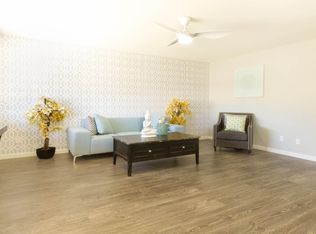 10217 N 95th Dr APT B, Peoria, AZ 85345