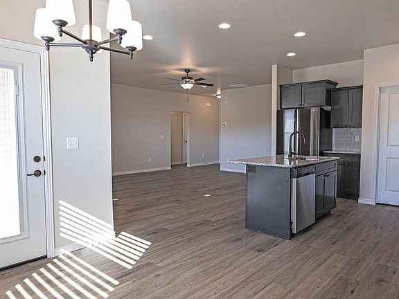 5th image of 805 Shadowleaf Ave