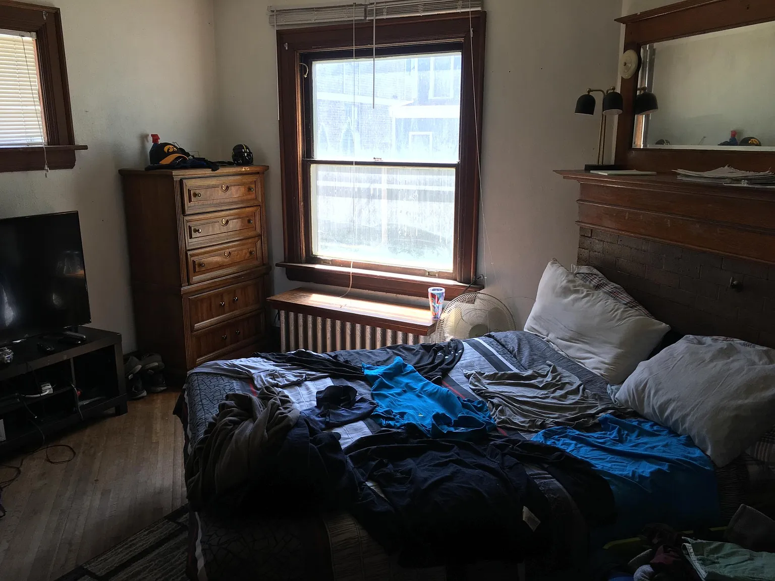 5 bed, 2100 sqft, $3,000 — Photo 4