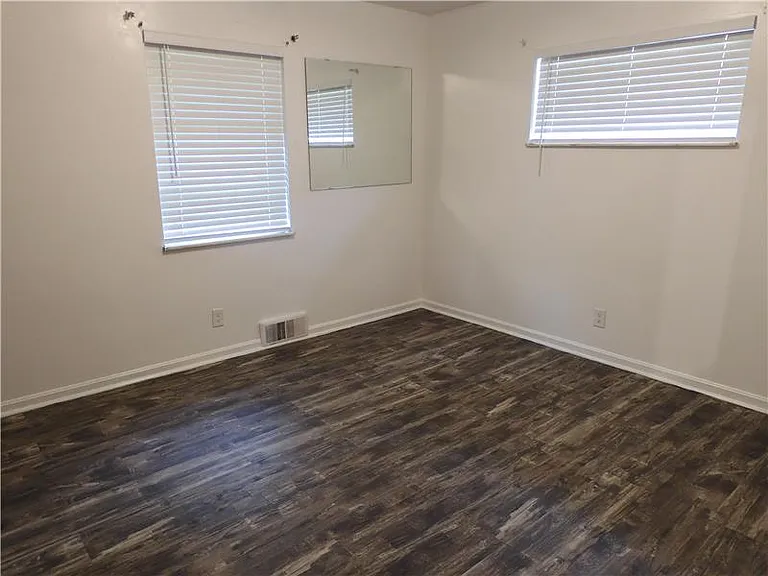 303 Birchwood Dr — Photo 24