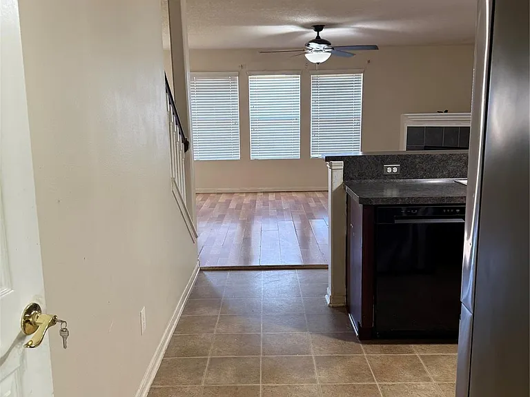 1330 Reedpoint Dr — Photo 4