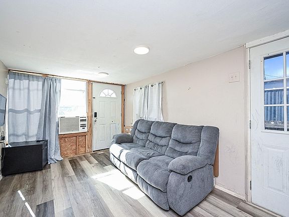 4th image of 16634 Meadowcroft