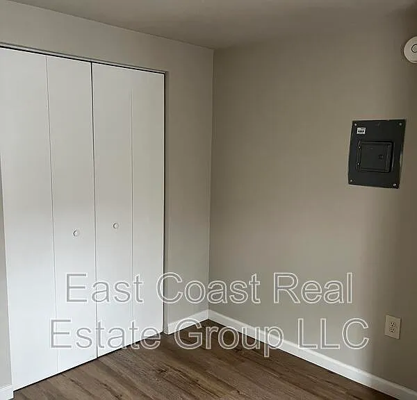 121 E Franklin St #2 — Photo 4