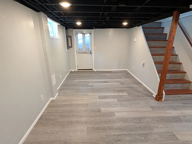 9035 Bessemer Ave — Photo 17