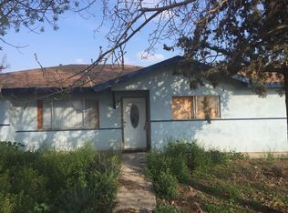 760 S Comanche Dr, Arvin, CA 93203