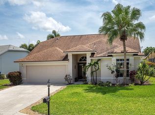 664 Lambton Ln, Naples, FL 34104