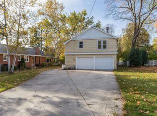 346 E Allouez Ave, Green Bay, WI 54301