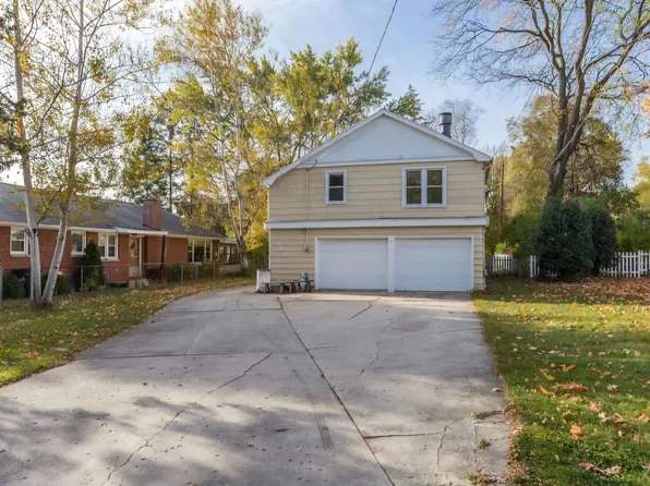 346 E Allouez Ave, Green Bay, WI 54301