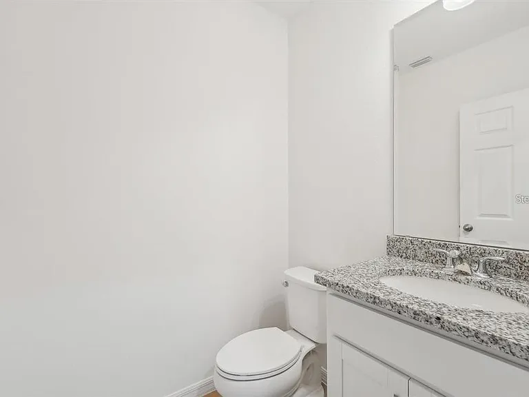 434 North Blvd E — Photo 12