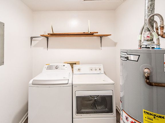 5th image of 120 Limerick Dr