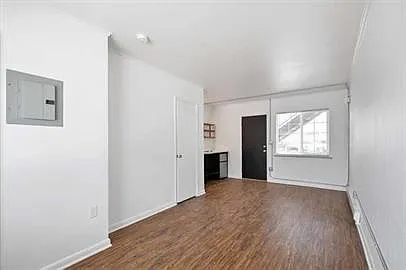 8600 E Colfax Ave — Photo 2