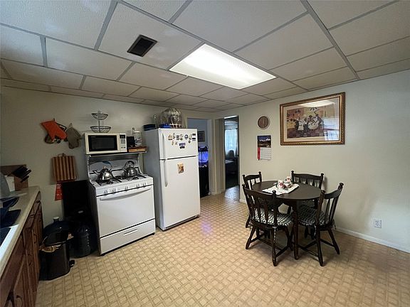 5th image of 3 Irving Ave