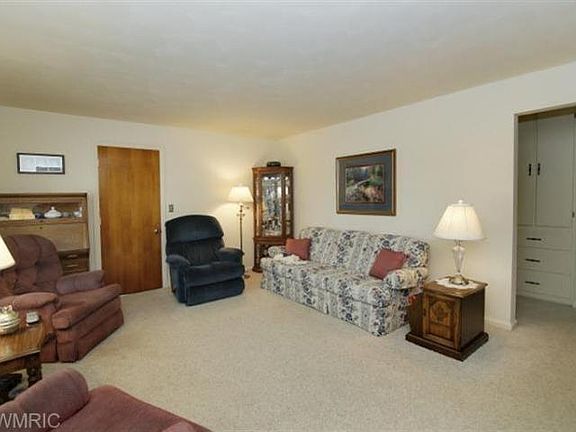 4th image of 204 Leona Ave