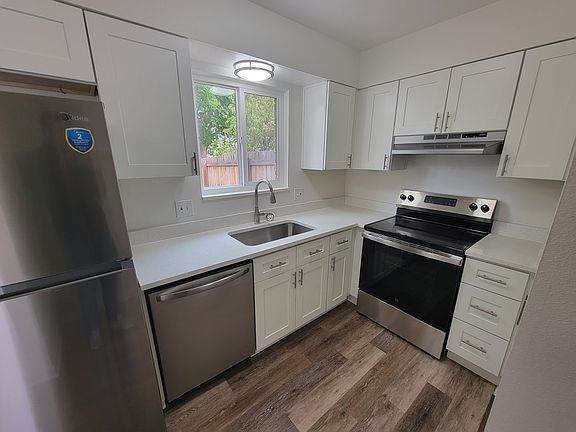 5th image of 3000 Sumac St #2