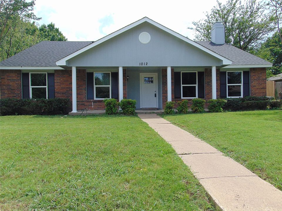 1st image of 1012 Opal Dr