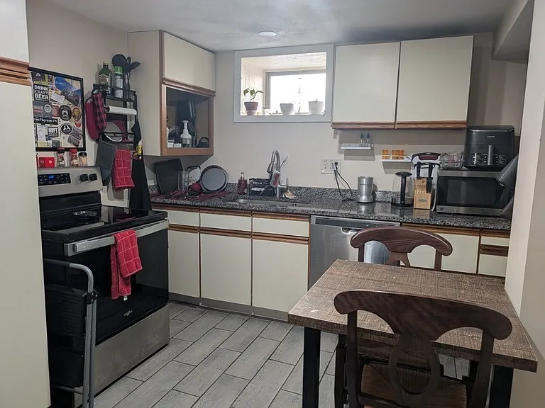 97 Nottinghill Rd #B — Photo 10
