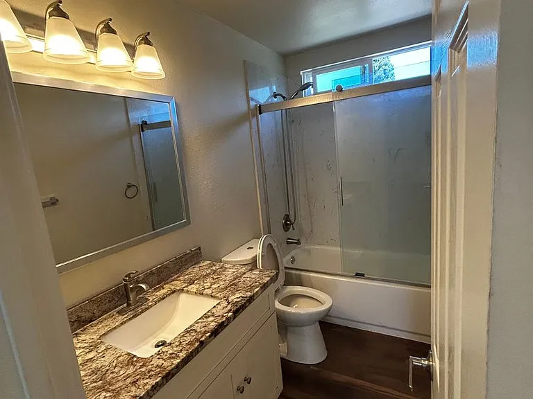 1135 Slater St — Photo 8