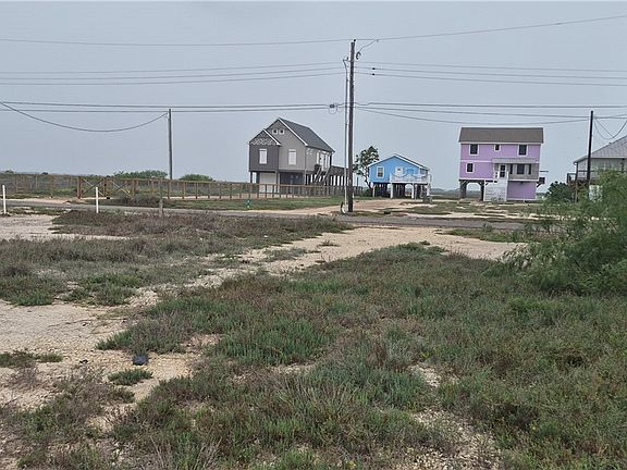 4th image of 42 & 43 Newcomb Bend Loop
