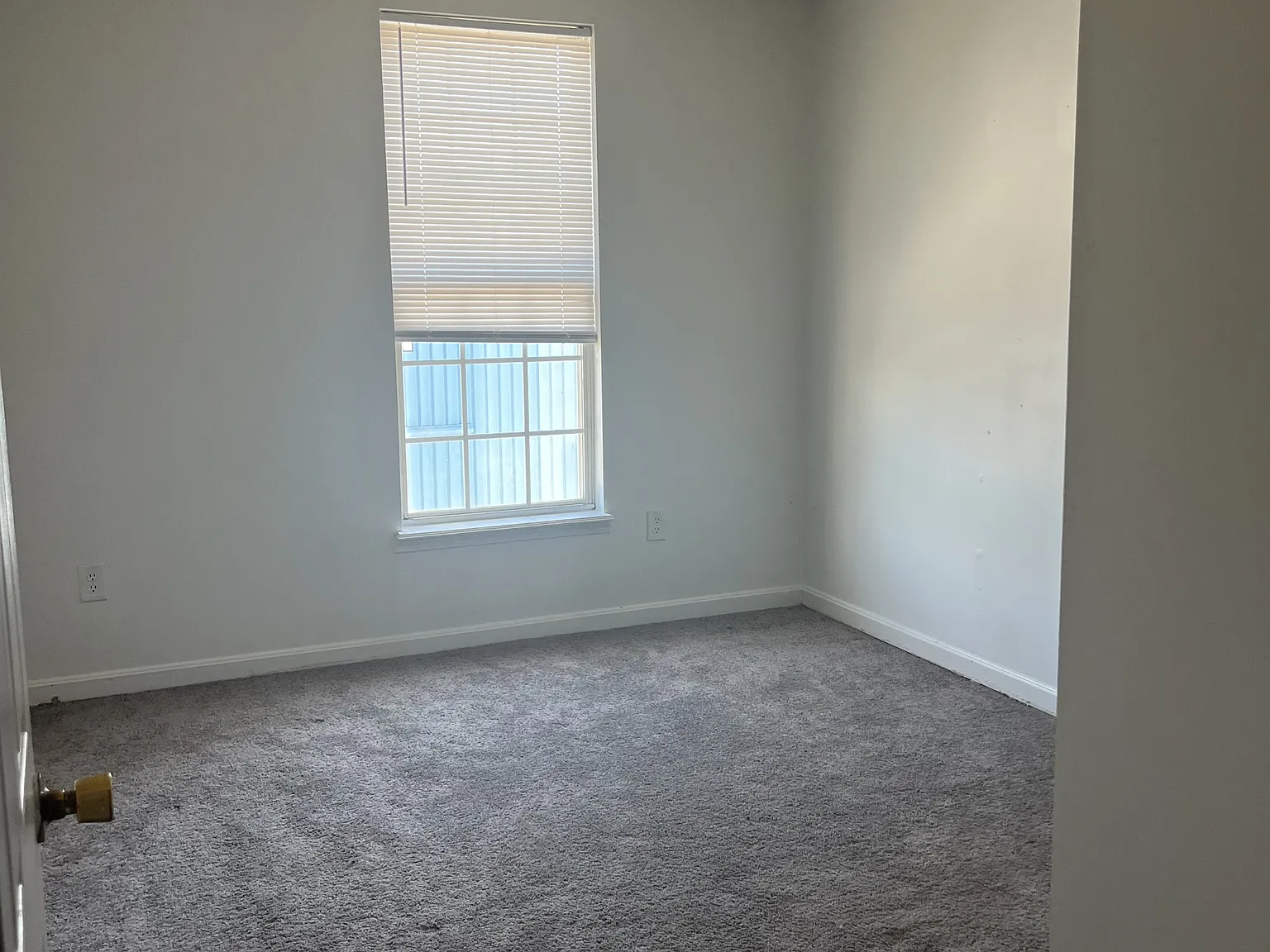 1038 Logan St - 2 — Photo 2
