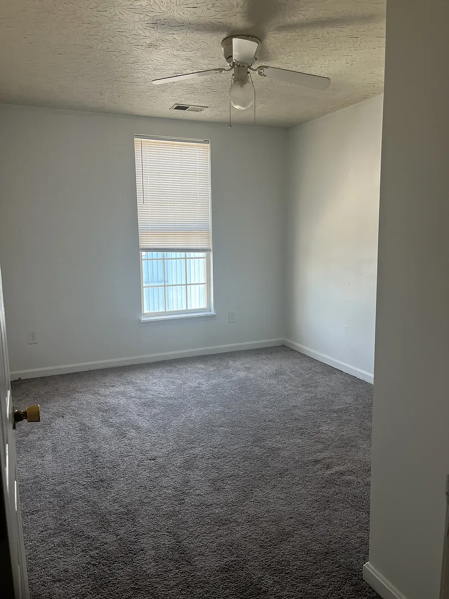 Building Photo - 1038 Logan St #2