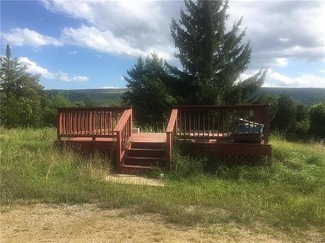 2nd image of 160 Gravel Ln