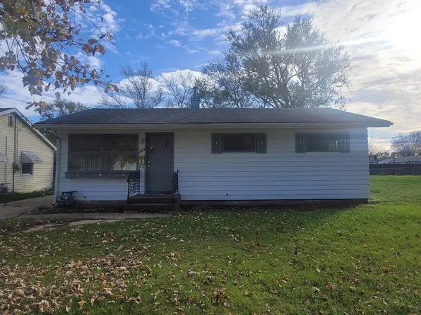 223 Clara Ave, Rockford, IL 61104