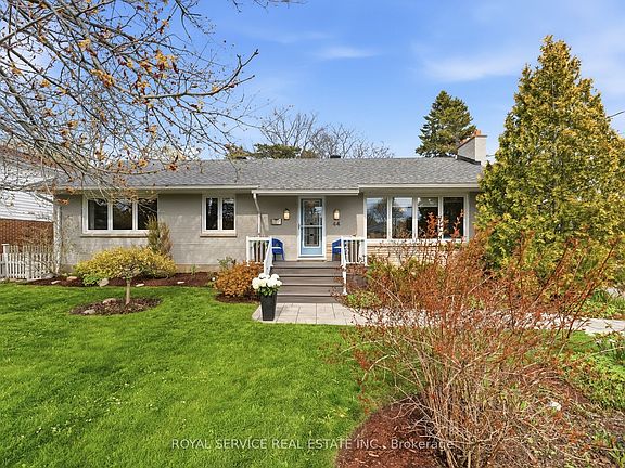 3rd image of 44 Springbrook Rd