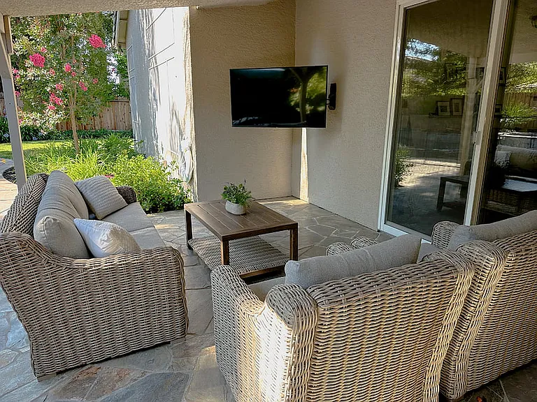 109 Grimes Way — Photo 4