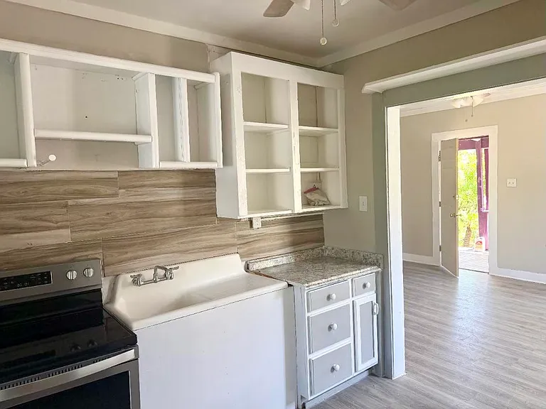 1916 Avenue P #4 — Photo 9