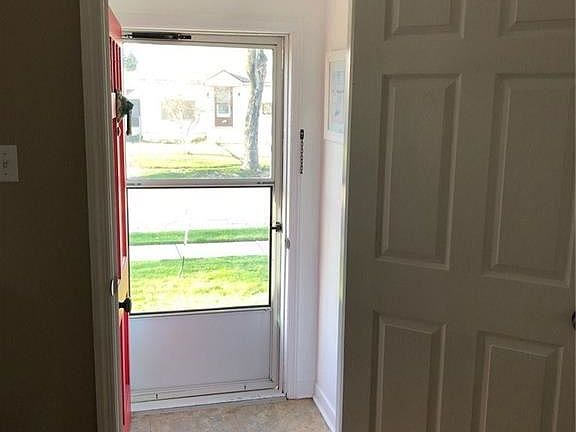 4th image of 357 Taunton Pl