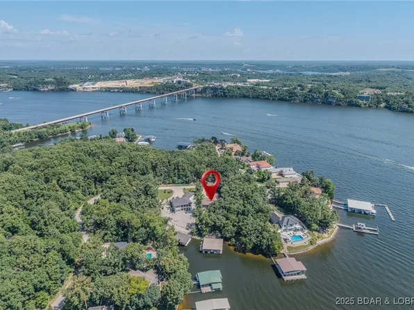 720 Via Del Lago Dr, Sunrise Beach, MO 65079