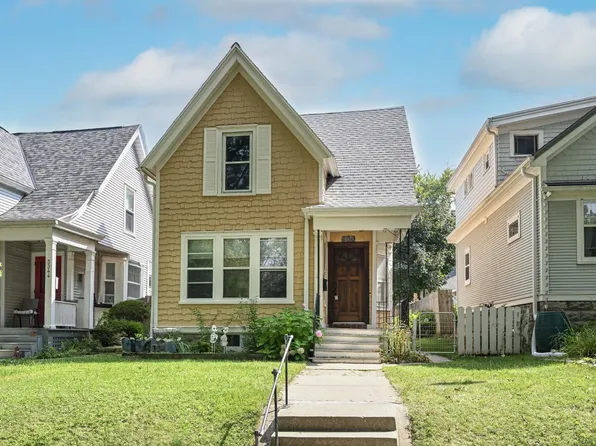 3340 North Cambridge AVENUE, Milwaukee, WI 53211
