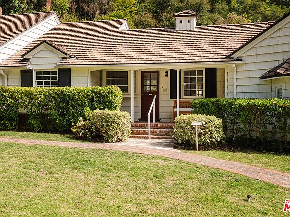 2nd image of 1126 Coldwater Canyon Dr