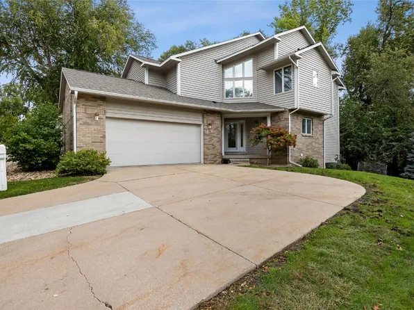 788 E Post Ct SE, Cedar Rapids, IA 52403