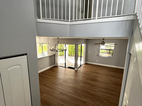 5th image of 303 NW 36th Ave