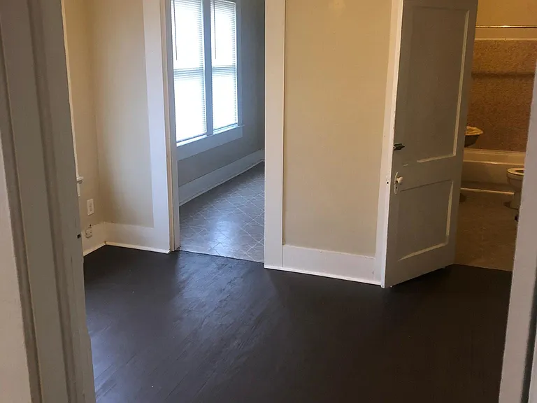 1302 Hughes St #1 — Photo 4