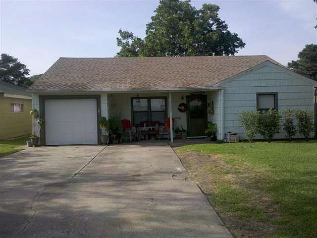 1st image of 3222 E Parkway St