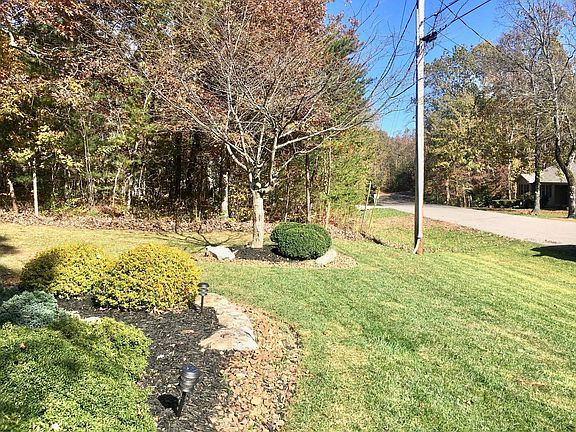 5th image of 183 Canterbury Dr