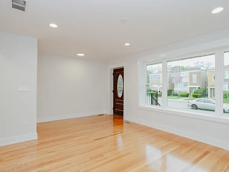 5509 N Central Ave — Photo 3