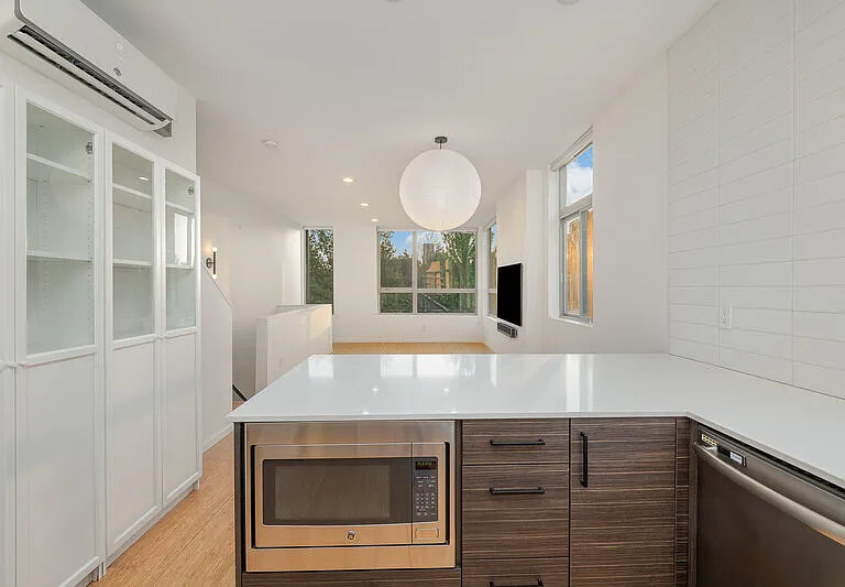 206 22nd Ave #C — Photo 6