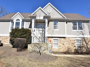 1604 Fox Run Dr #1604, Arlington Heights, IL 60004
