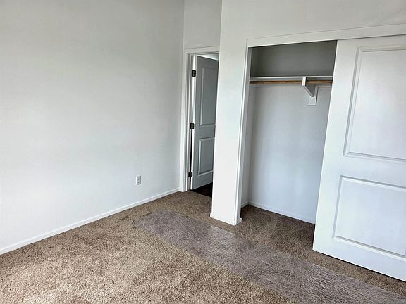 5th image of 451 Creekside Cir