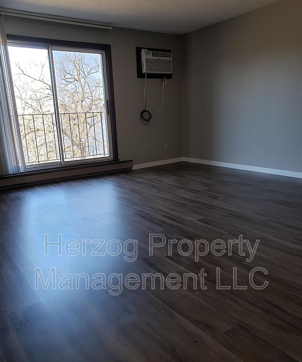 1st image of 304 Kenwood Dr #203