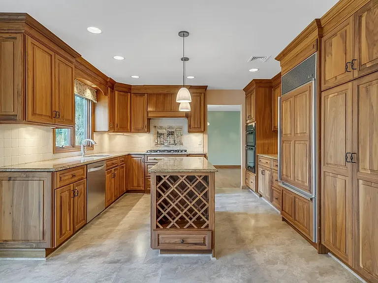 88 Van Blarcom Ln — Photo 12