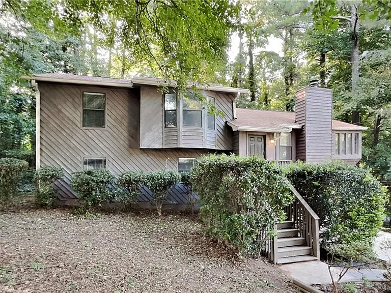 4094 Maxanne Dr NW — Photo 1
