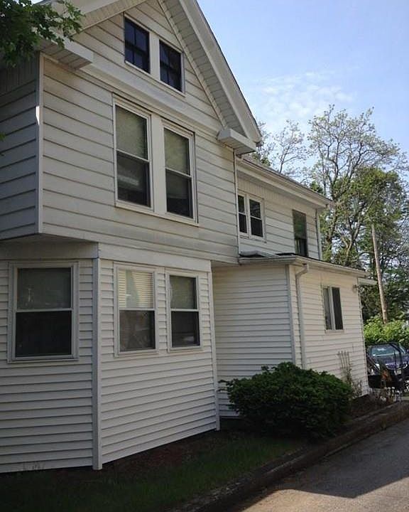 2nd image of 104 Prospect St