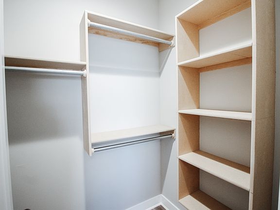 4th image of 16328 W Lynndale St