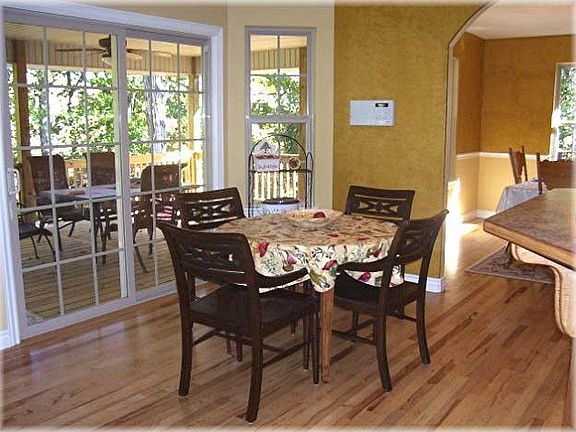 Breakfast area