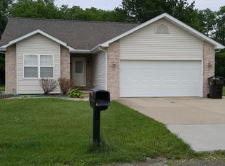 705 Fulton St, Gillespie, IL 62033